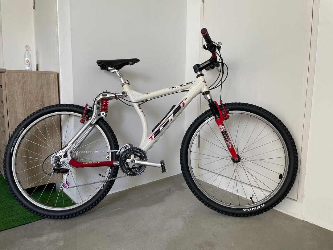 Gt lts 2025 2000 mountain bike