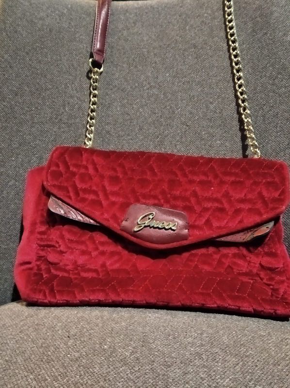 guess red velvet bag