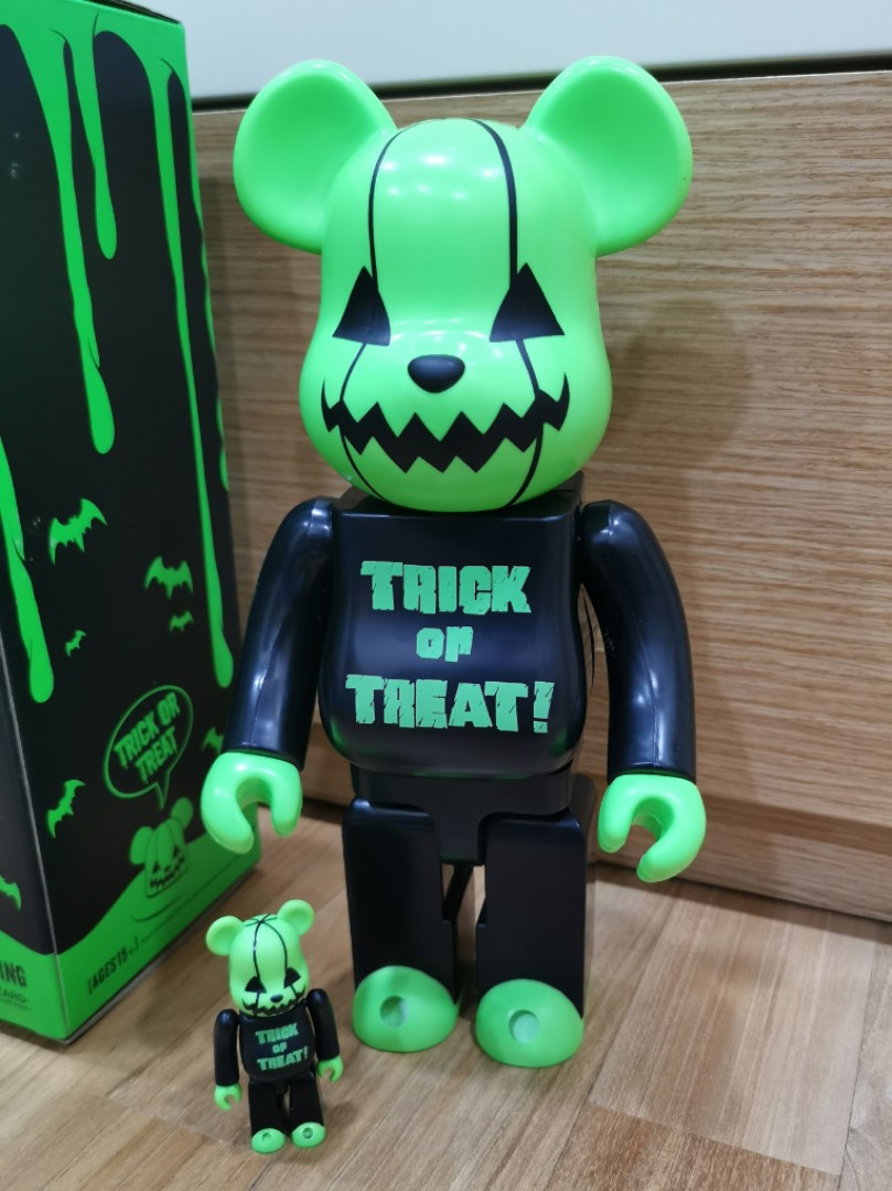 Halloween Treat or Trick Bearbrick 400% and 100% Medicom Toy 2007