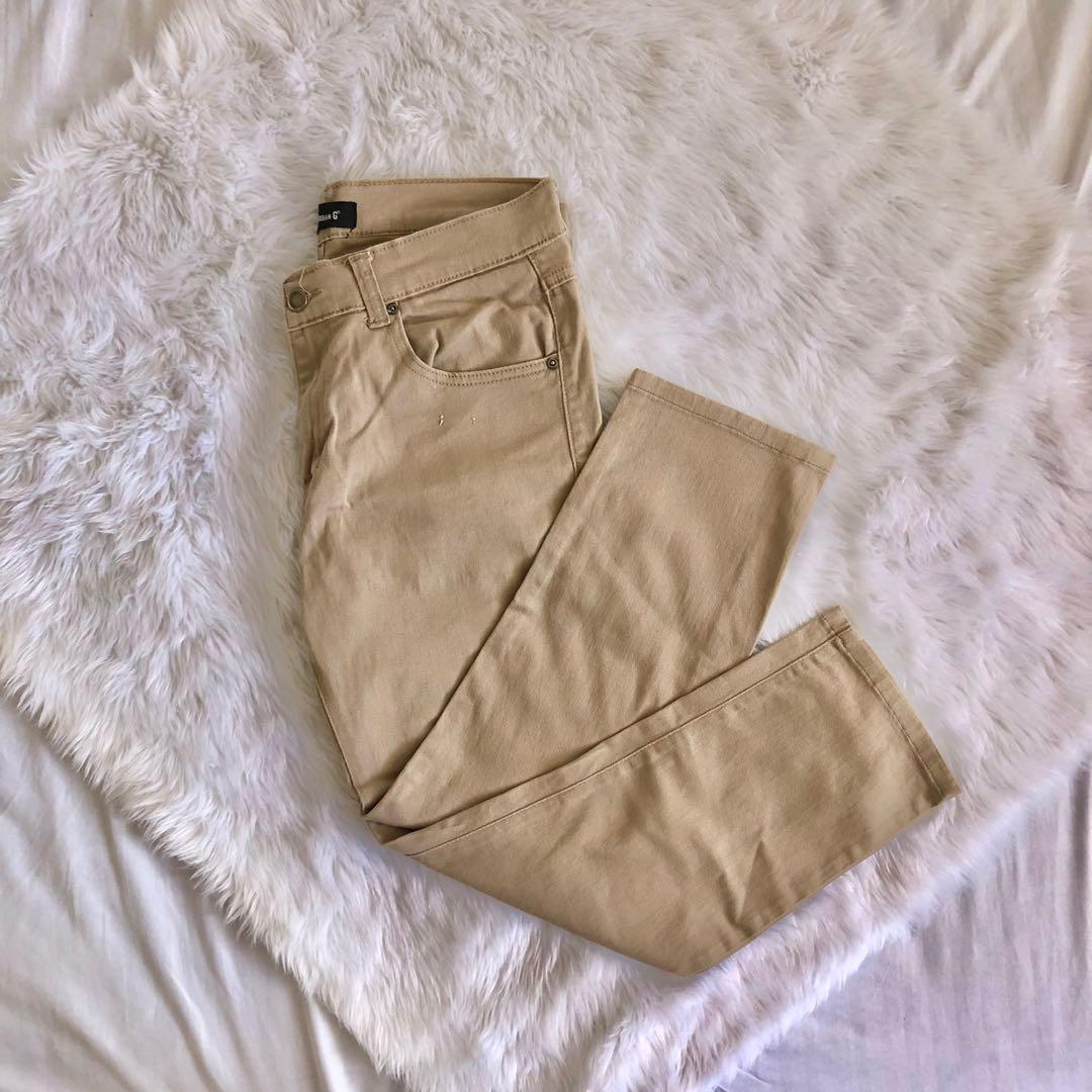 Khaki jeans for men (size33) (Category: Jeans) located in Davao. Submitted by declutterdvo (Listing ID 1119822706, Image 1). Description: Selling my preowned khaki jeans. Twice lang talaga nagamit since nagka pandemic. .