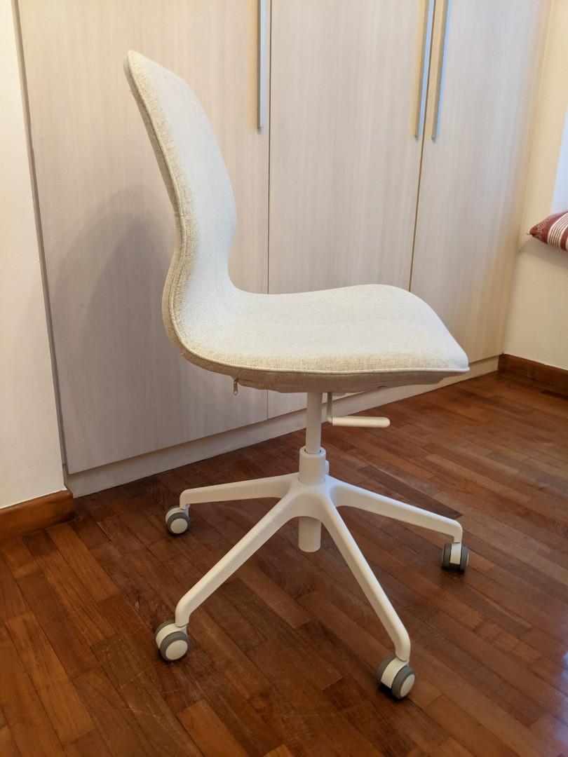 L NGFJ LL Office chair IKEA beige wheels Furniture Home