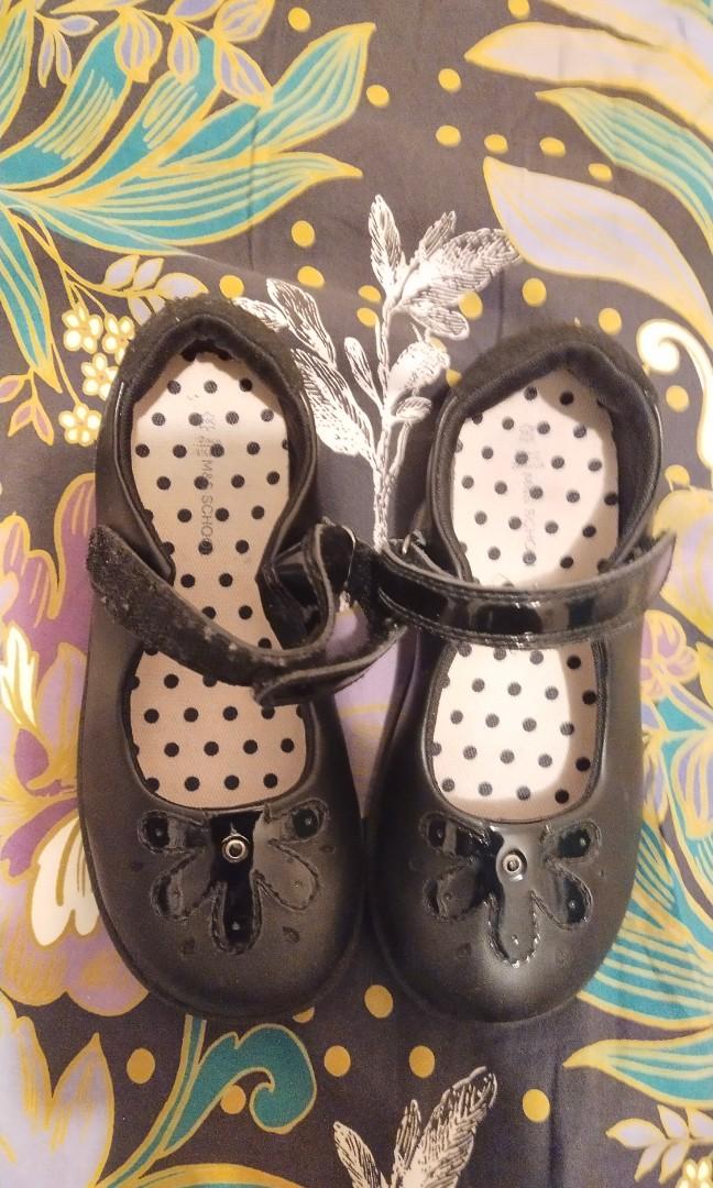 Marks and spencer sales girls school shoes