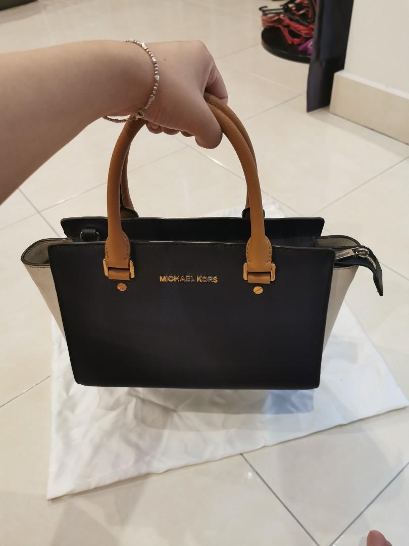 Michael kors medium selma sales
