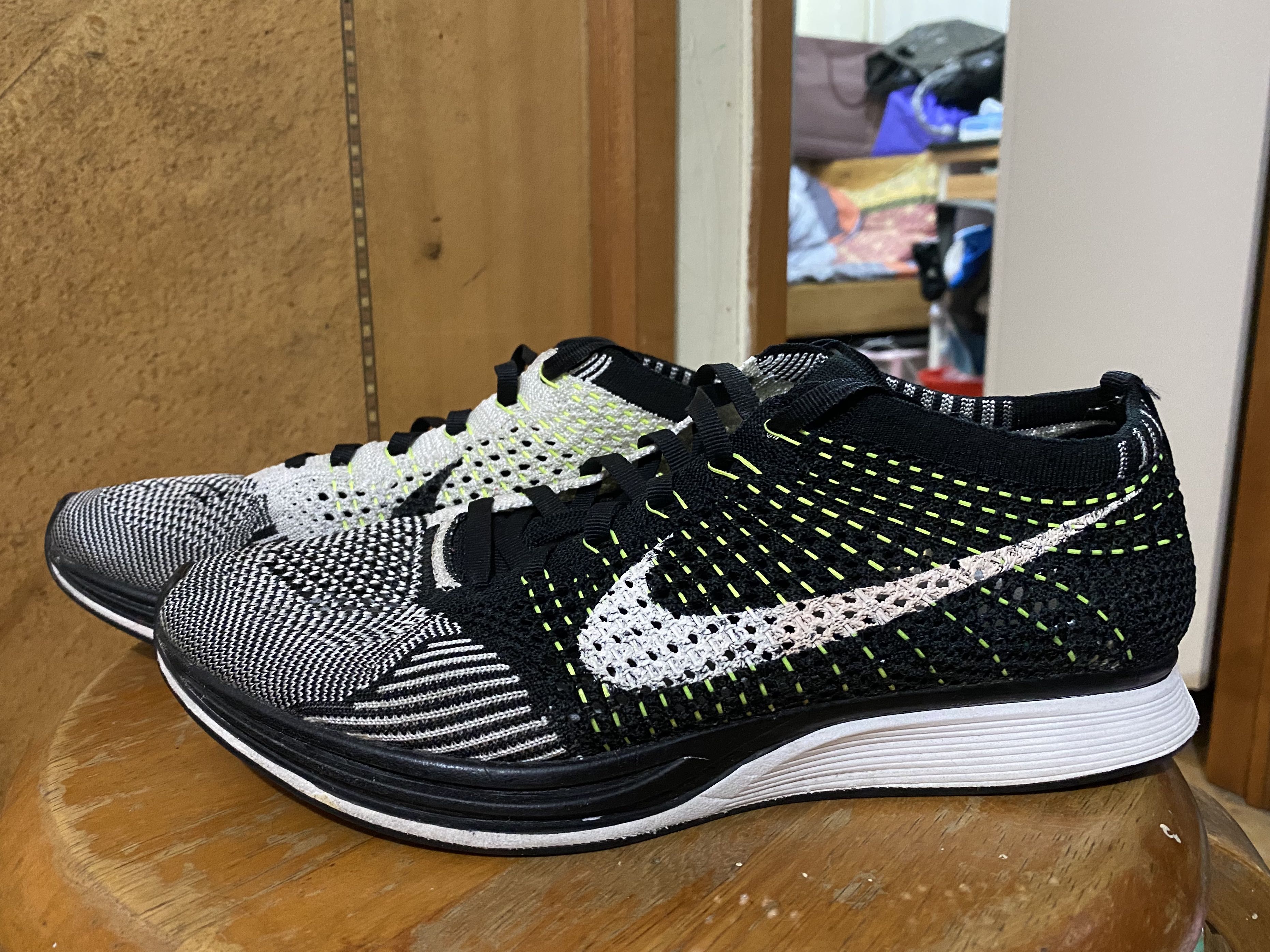 Nike Flyknit Racer Black and White, 男 
