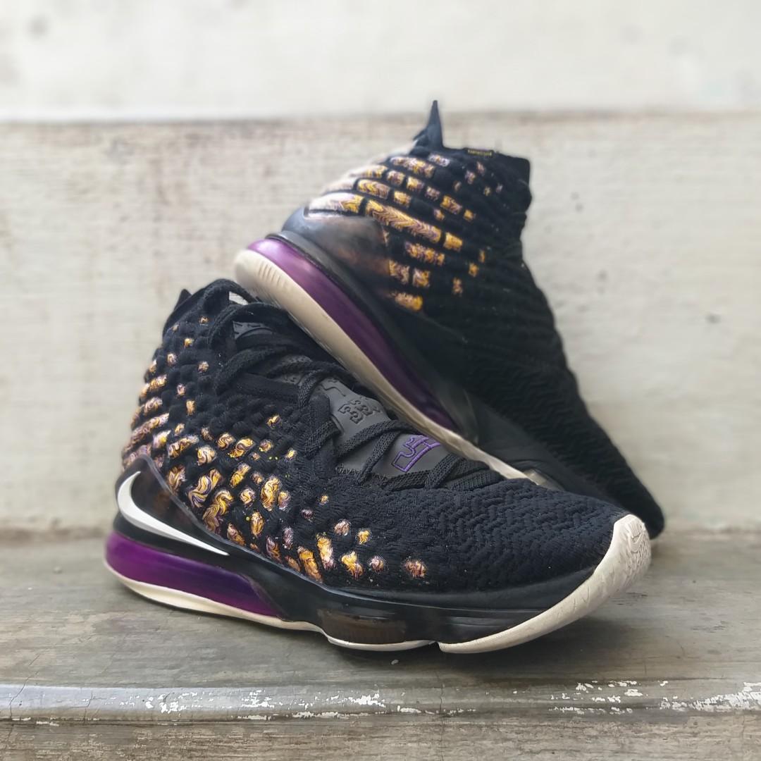 Nike Lebron James XVII Lakers Original, Fesyen Pria, Sepatu , Lainnya di  Carousell