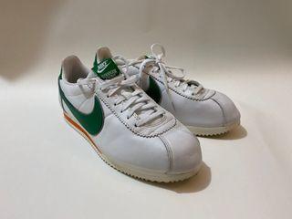 nike stranger things hk