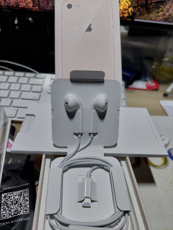 Original Apple lightning earphones, Mobile Phones & Gadgets, Mobile