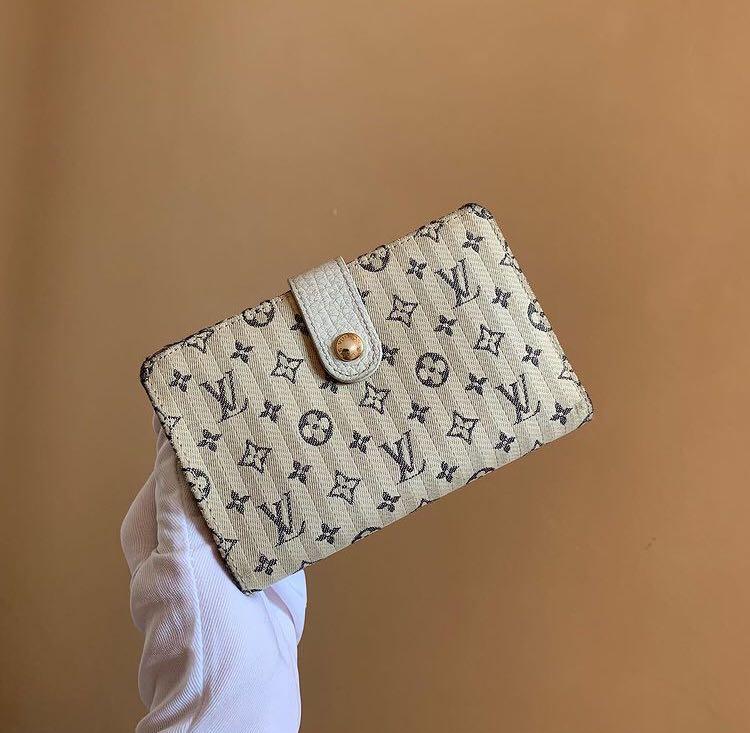 New Louis Vuitton Women's Small Wallet Zero Wallet, Babies & Kids, Babies &  Kids Fashion on Carousell