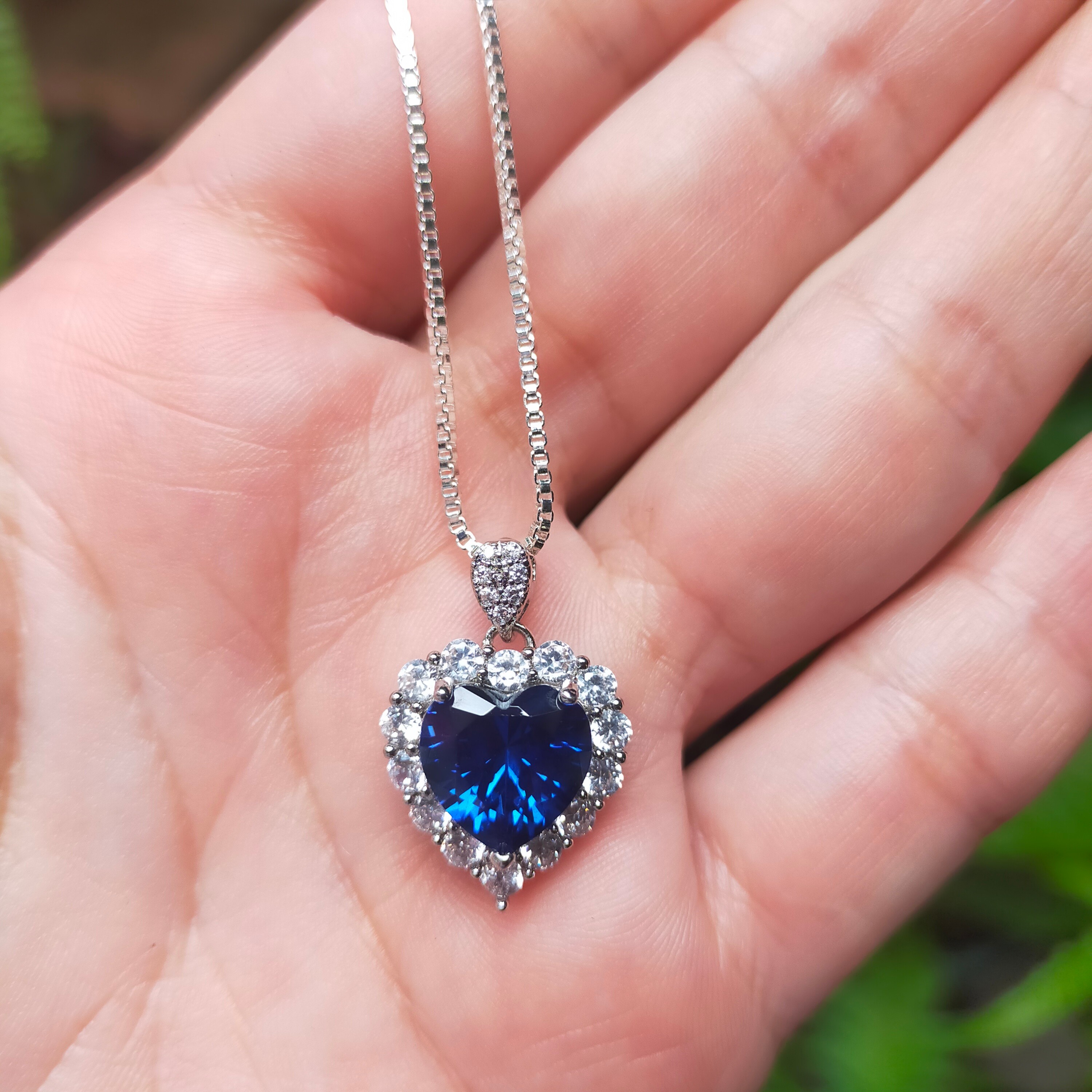 Royal deals sapphire necklace