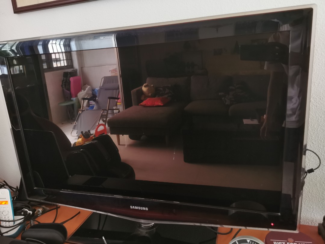 Samsung 40 inch TV, TV & Home Appliances, TV & Entertainment, TV on ...