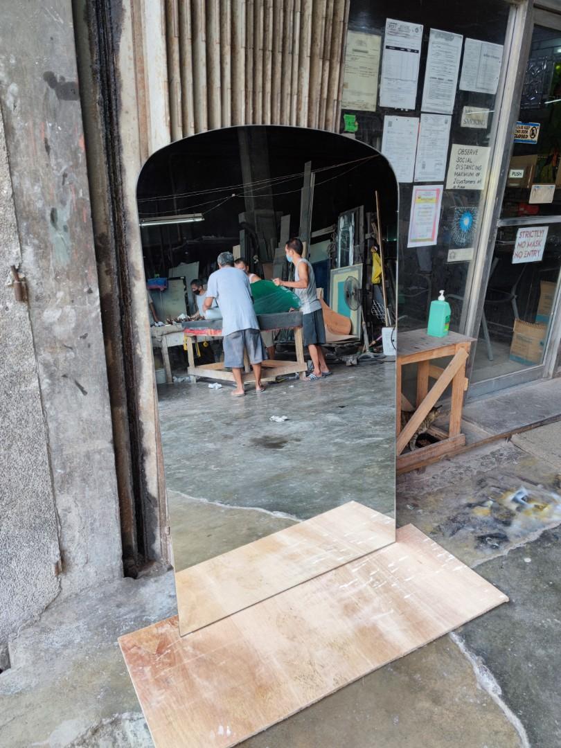 Semi Arc frameless mirror (Category: Mirrors) located in Malabon City. Submitted by mirrors.ph (Listing ID 1119873237, Image 3). Description: Semi Arc frameless mirror using 6mm thick copper free lead free mirror polished edges. Size: 3ft x 5ft P1950 Customize sizes and shapes are welcome..