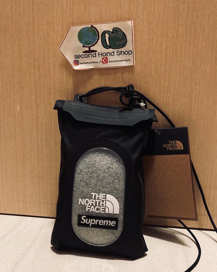 Supreme x The North Face Summit Series Outer tape Seam Neck Pouch 