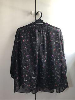 UNIQLO black blouse