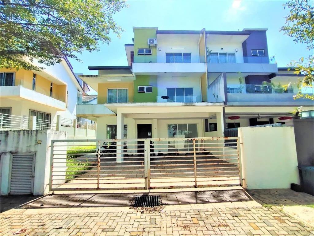 Wts 3 Storey Semi D Cluster D Impian Tropika Balakong Property For Sale On Carousell