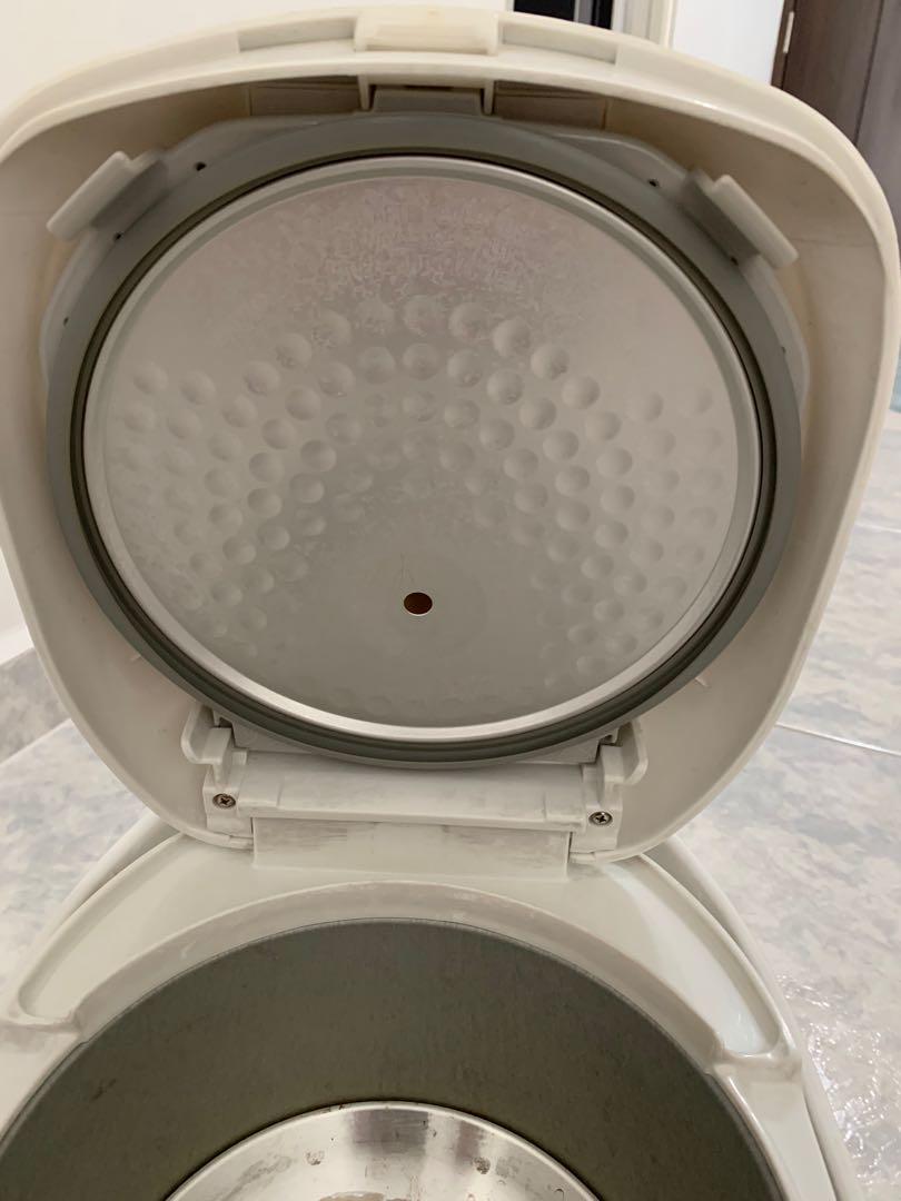 zojirushi neuro fuzzy rice cooker, TV & Home Appliances, Kitchen