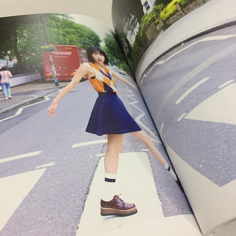 武田玲奈寫真集TABIRENA trip 2, 興趣及遊戲, 書本& 文具, 雜誌及其他