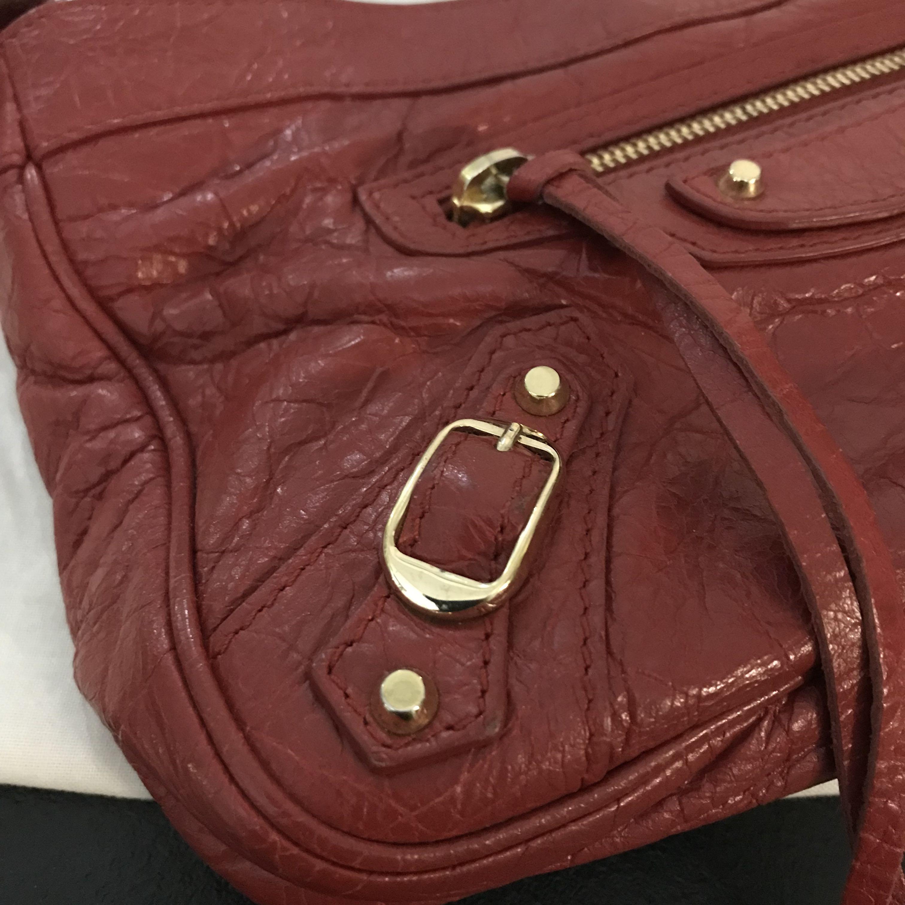 Balenciaga rare hip bag (Category: Luxury Bags & Wallets) located in Antipolo. Submitted by starstyleph (Listing ID 1119704566, Image 3). Description: Authentic Balanciaga classic hip bag Personal fave! Color: red lipstick Size: 20x14cm Material: lamb leather MOP: bdo/bpi Shipping: lalamove/gogoexpress.
