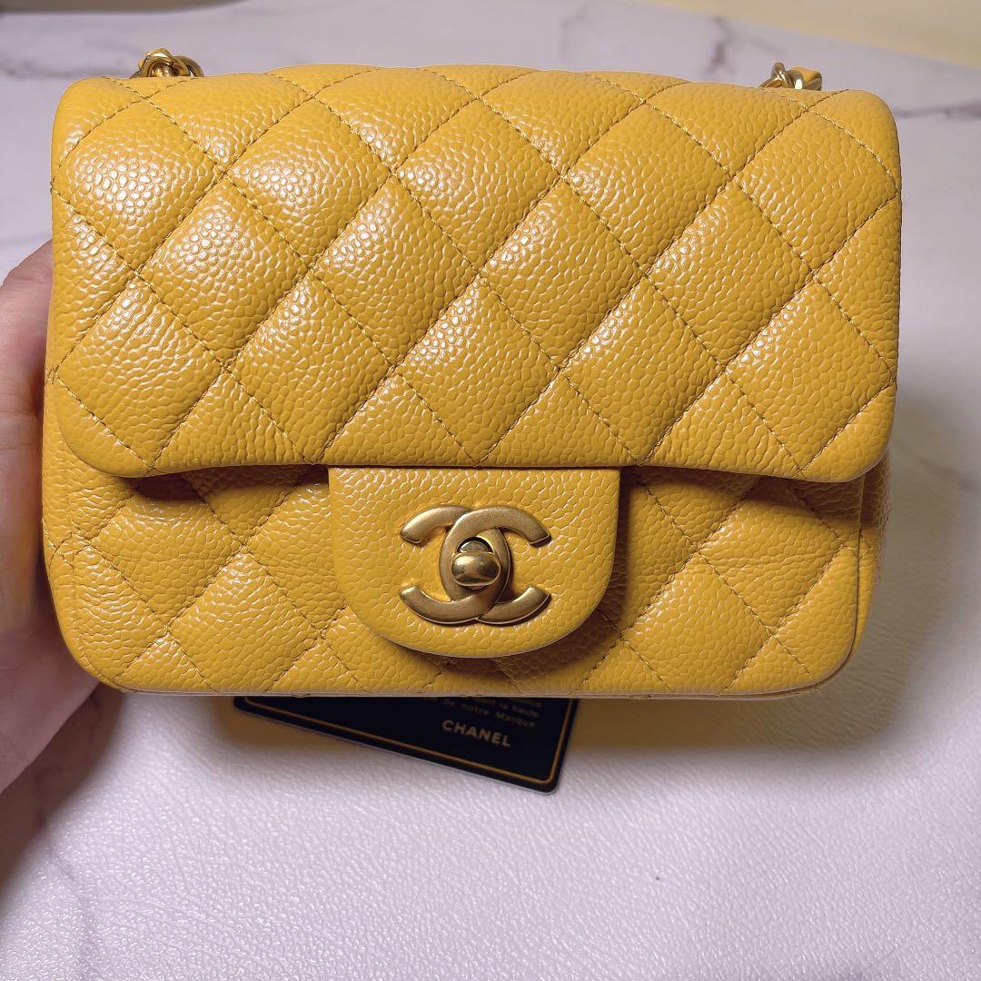 Chanel Pearl Crush Mini Vanity Black Gold, Women's Fashion, Bags & Wallets,  Purses & Pouches on Carousell