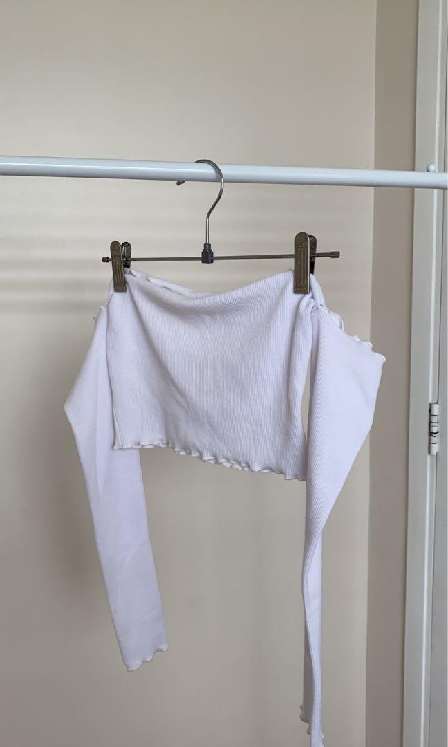 Cropped Off Shoulder Top (Category: Blouses) located in Batangas. Submitted by ____ad (Listing ID 1120073236, Image 1). Description: - price is negotiable 🤝 - has a few noticeable pink stains, please check photos first - stretchy ribbed material - SMALL; fits xs to small/semi-medium - ONLINE FIND — never worn; marked as used by seller.