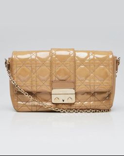 (Category: ) located in . Submitted by luvluxe (Listing ID 1120213083, Image 1). Description: .