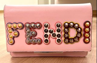 (Category: ) located in . Submitted by LauraLuxury (Listing ID 1120185288, Image 1). Description: .