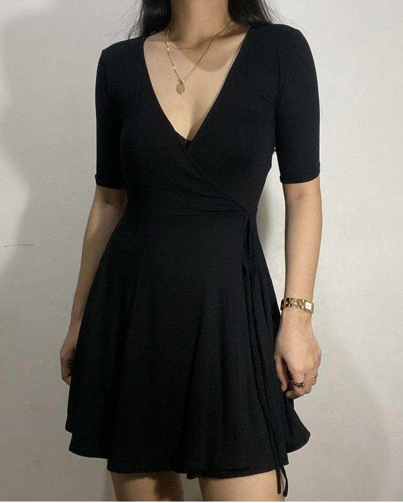 Forever 21 black wrap dress 2025