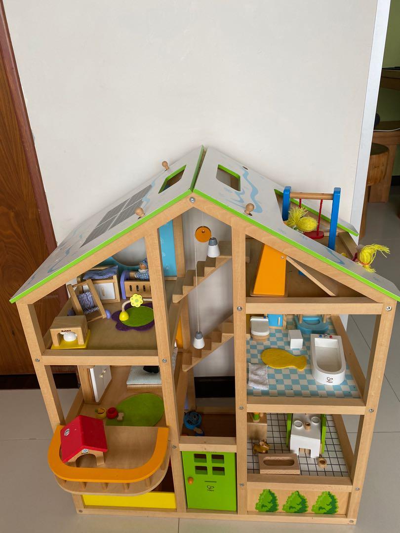 Hape All Season Dollhouse Review: A Kid's Dream Dwelling