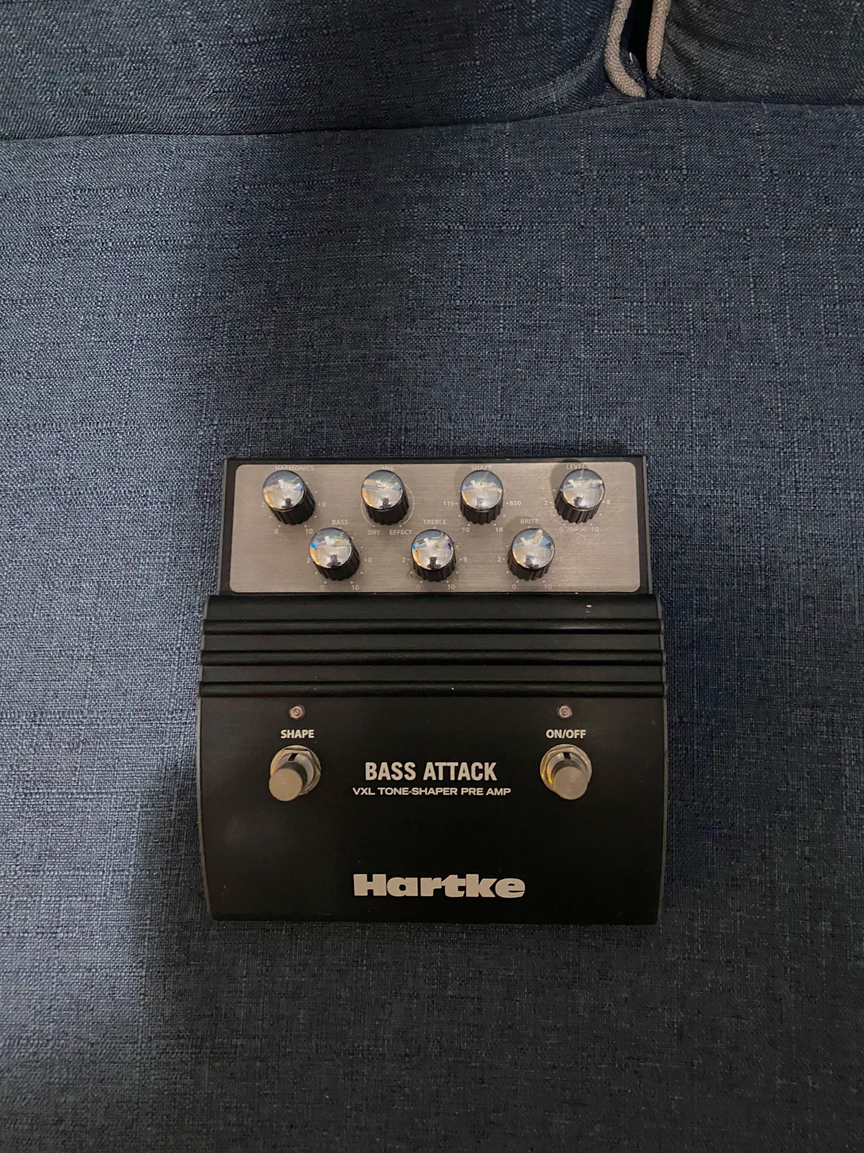 Hartke VXL Bass Attack Preamp/DI, Hobbies & Toys, Music & Media, Music