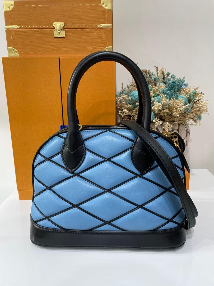 LOUIS VUITTON Authentic Alma BB Blue Malletage Lambskin Shoulder Handbag  FO5104