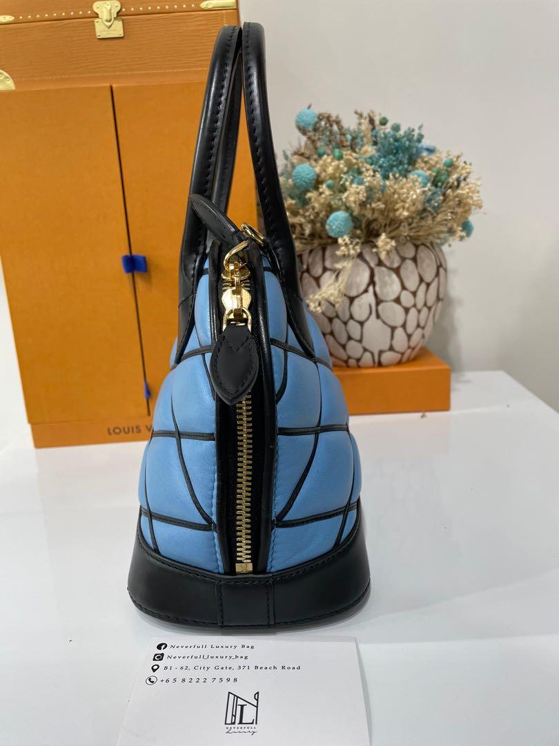 LOUIS VUITTON Authentic Alma BB Blue Malletage Lambskin Shoulder Handbag  FO5104 