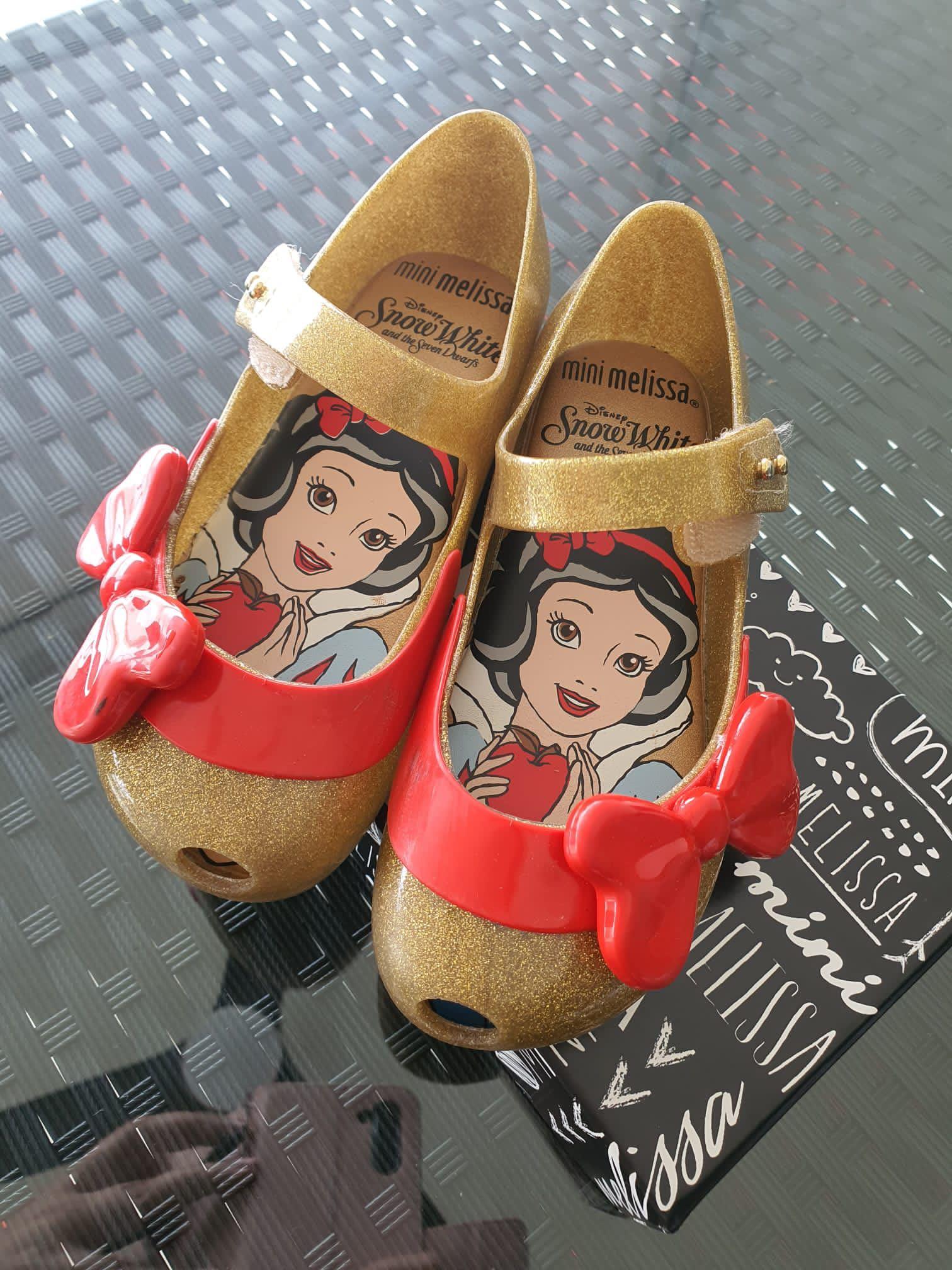 Mini melissa shoes clearance size 11