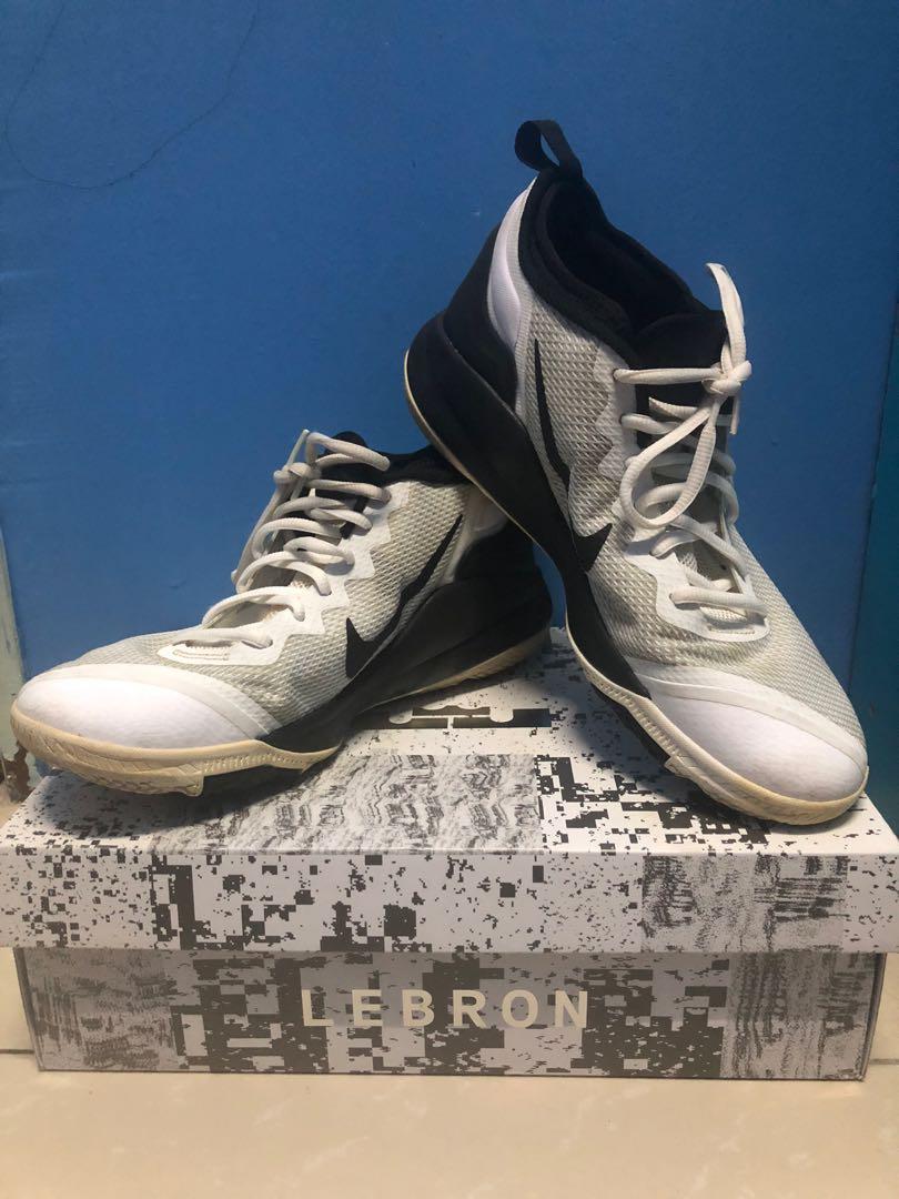 Nike lebron james witness iii hot sale