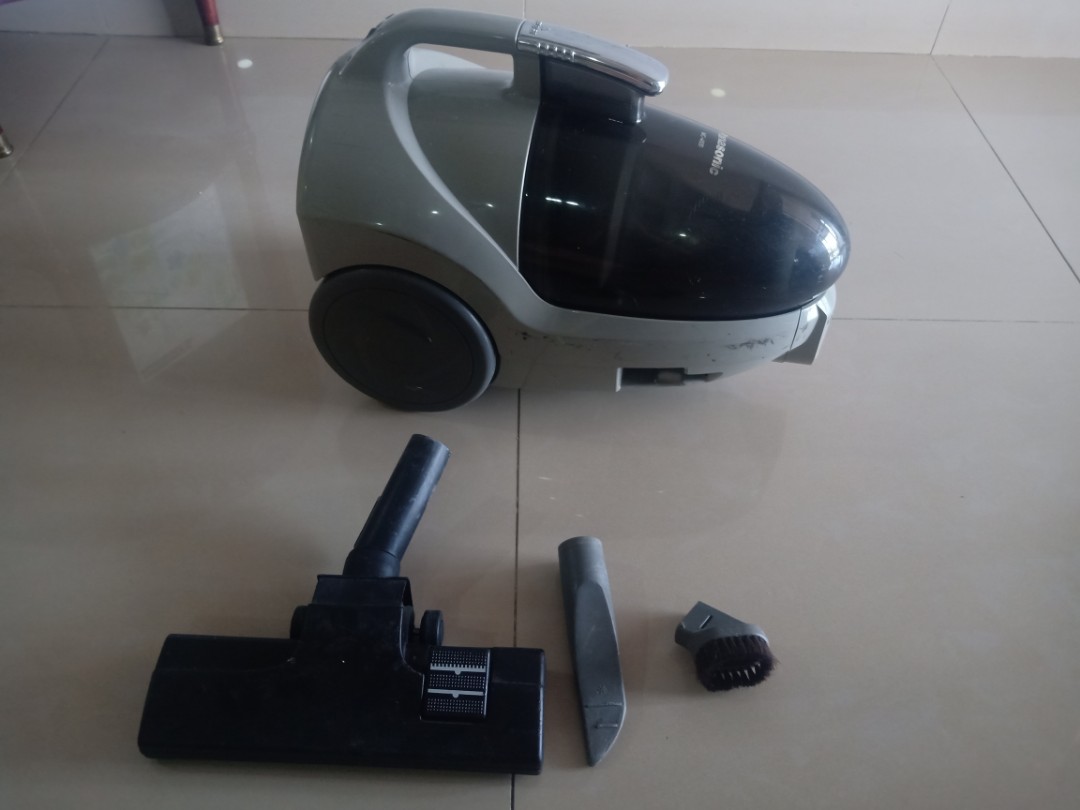 Panasonic MC4620 vacuum cleaner, TV & Home Appliances, Vacuum Cleaner