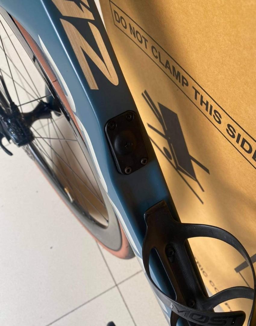 pinarello dogma f12 vertigo blue