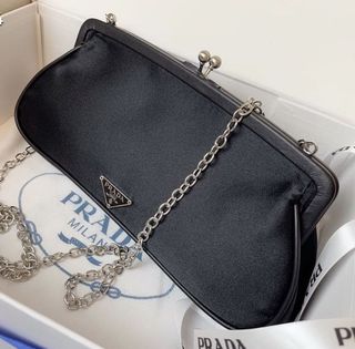 (Category: ) located in . Submitted by japanandsingaporeluxepreloved (Listing ID 1120214037, Image 1). Description: .