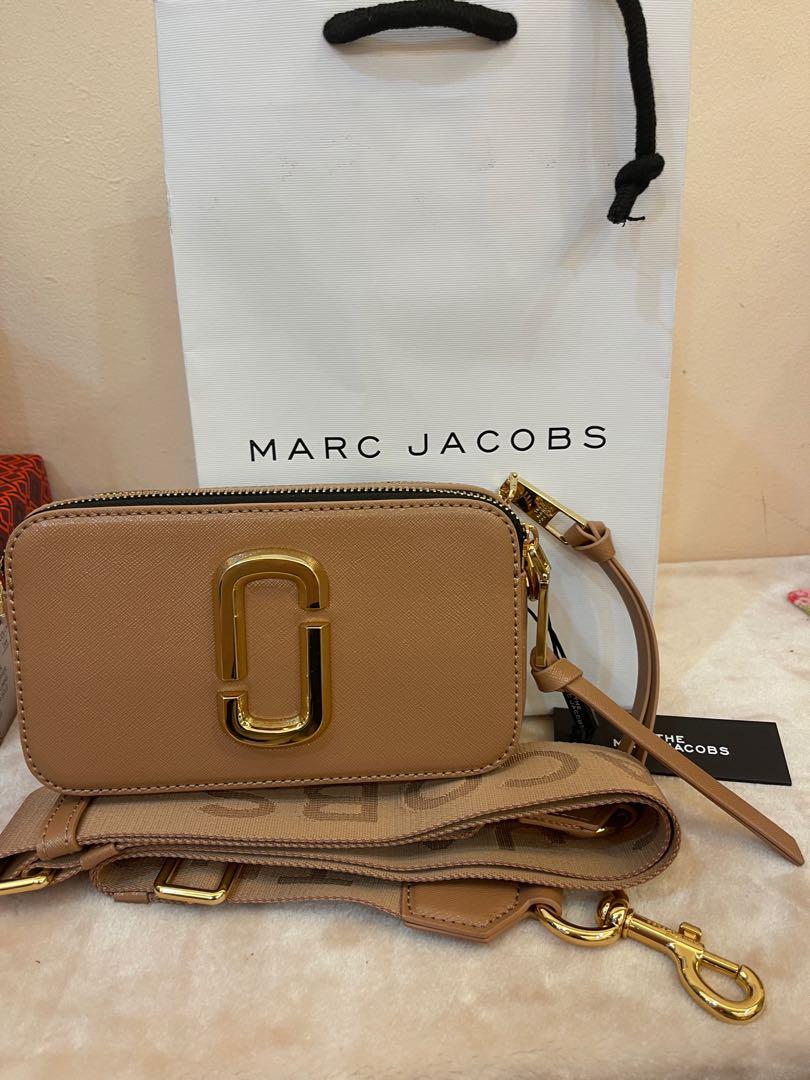 Ready Stock Original Marc Jacobs Snapshot Sunkissed, Women's Fashion, Bags  & Wallets, Purses & Pouches on Carousell