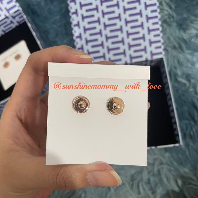 Tory burch crystal best sale logo circle stud earrings
