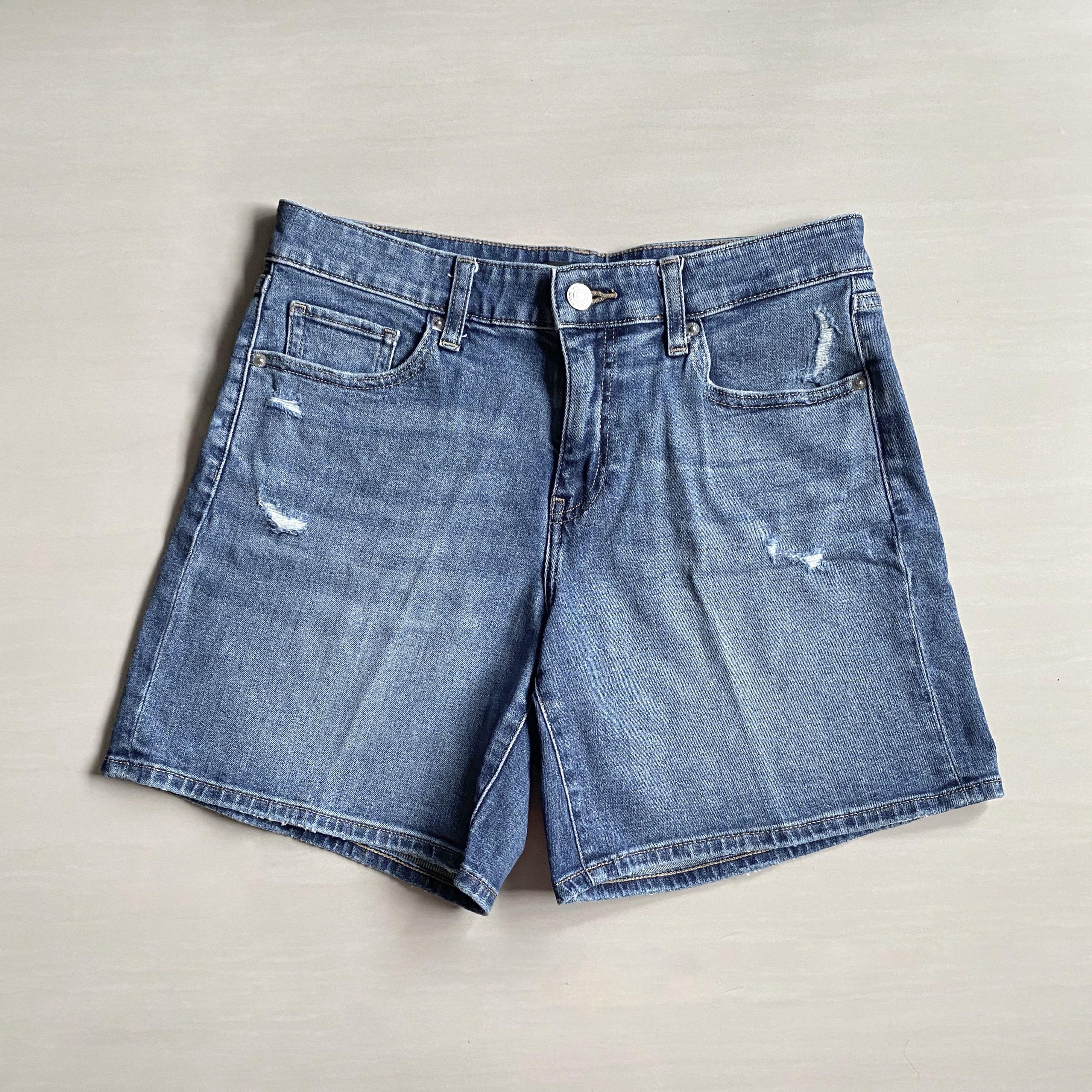 Uniqlo Mid Rise Roll-Up Denim Shorts 