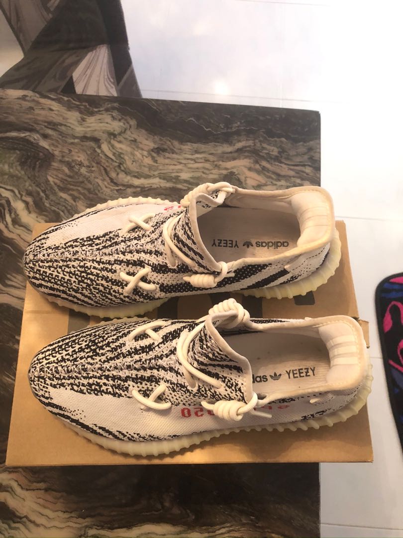 Las yeezy zebra on sale