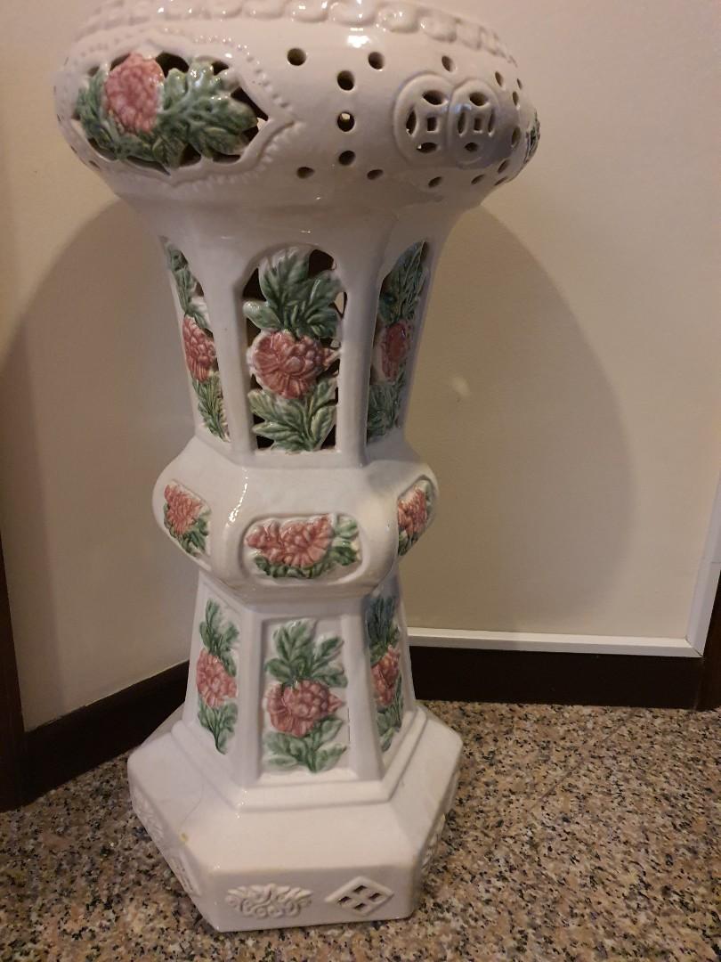 Vintage ceramic plant stand antique collectible. Beautiful English Victorian design lovely