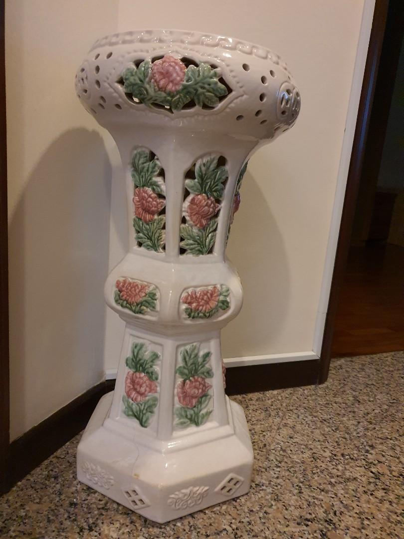 Vintage ceramic plant stand antique collectible. Beautiful English Victorian design lovely