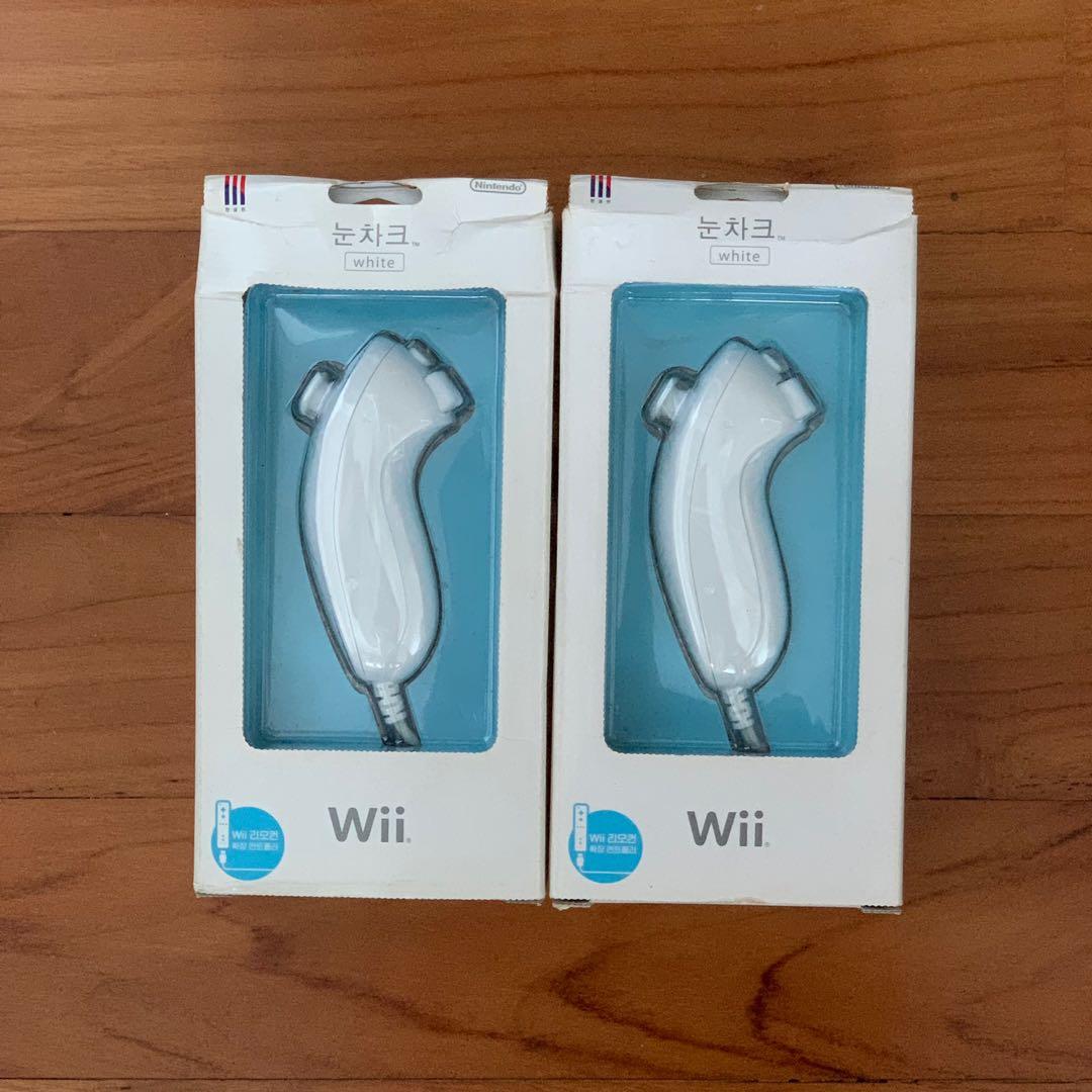 Wii Pro controllers and nunchucks, Video Gaming, Gaming Accessories