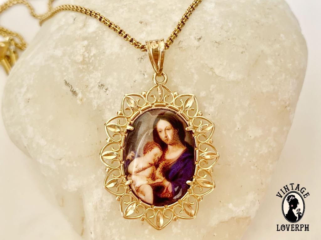 14k gold Michael Anthony Religious Porcelain Mother Mary and Child Cameo Pendant comes in 22