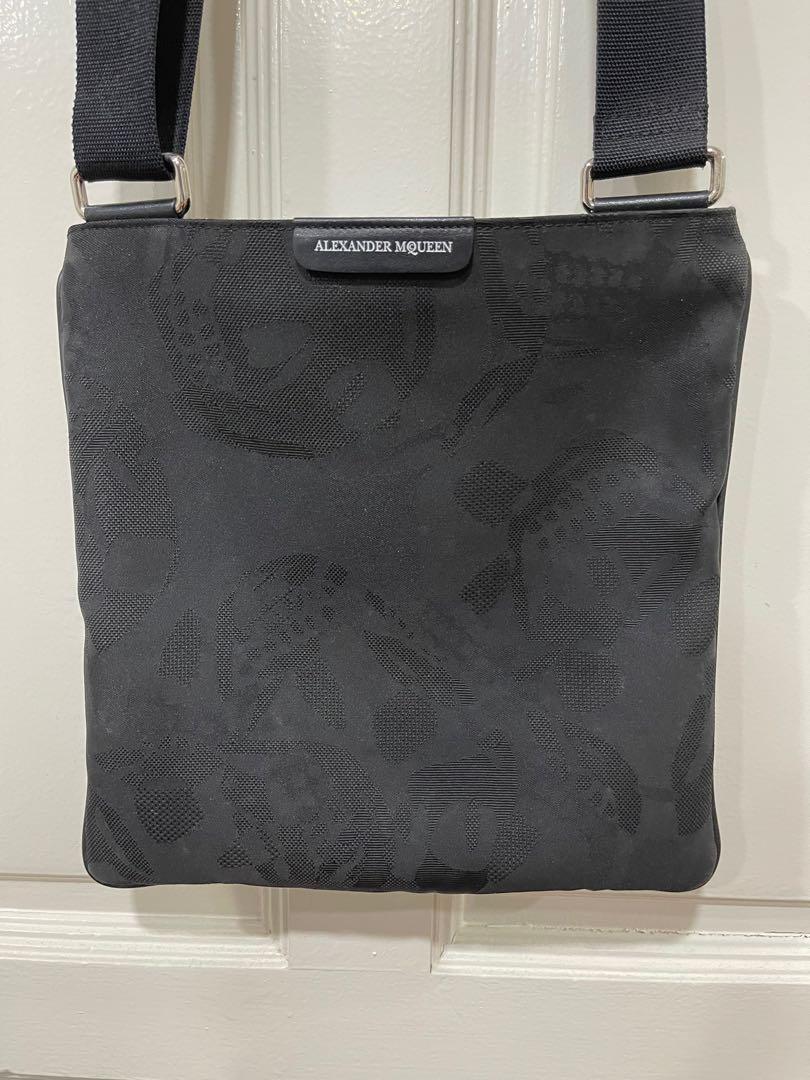 Alexander mcqueen outlet sling bag