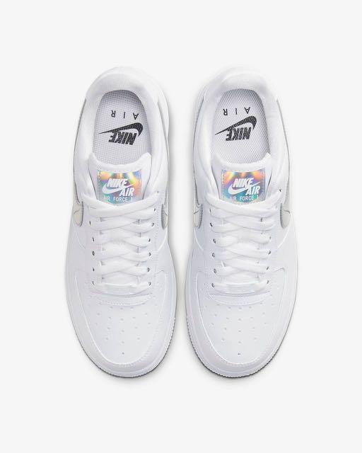 AUTHENTIC Nike Air Force 1 07 Essential iridescent Swoosh