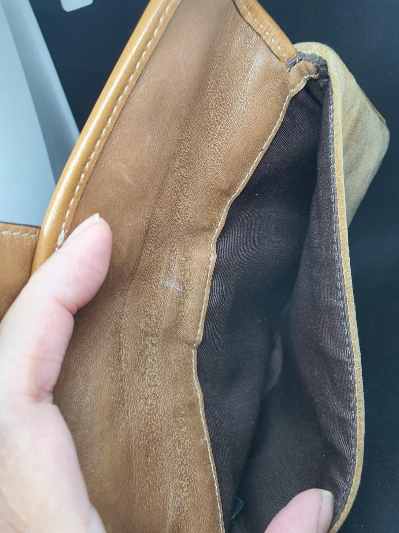 Coach Suede Wristlet (Category: Purses & Pouches) located in Makati City. Submitted by picknclick (Listing ID 1120361808, Image 3). Description: 💯Authentic Vintage Coach Wristlet... Payment via bank or Gcash only....
