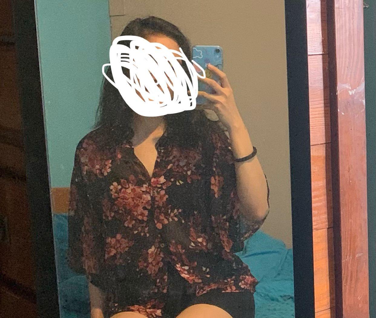 Forever 21 Sheer Floral Top (Category: Blouses) located in Quezon City. Submitted by nmdeclutters (Listing ID 1120252945, Image 2). Description: Small Good as new! Shipping c/o buyer.
