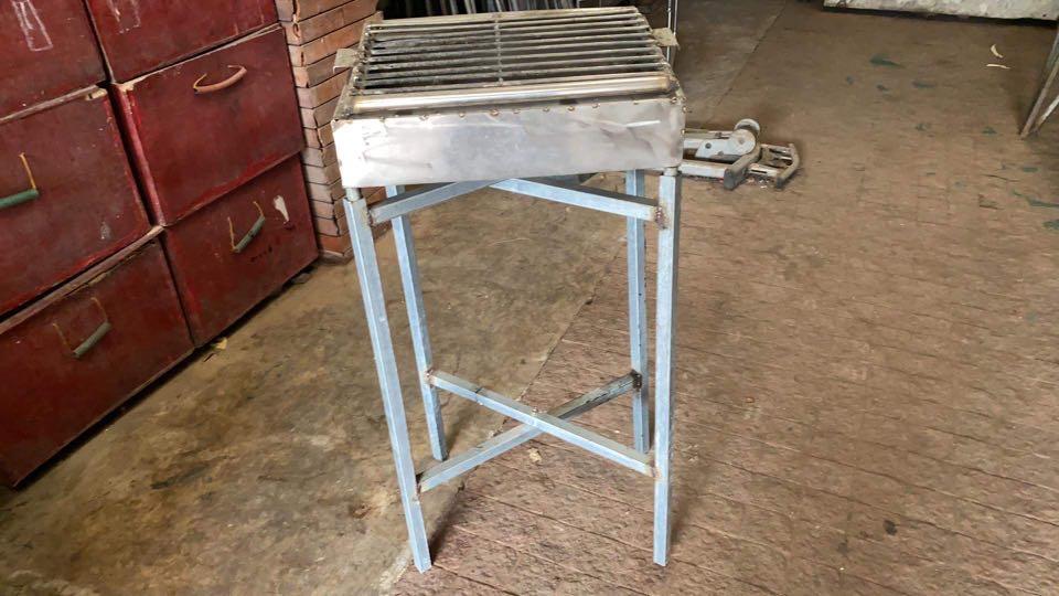 Grill bbq stainless with detachable stand (Category: BBQ, Grills & Hotpots) located in Quezon City. Submitted by sjlsrolling (Listing ID 1120279838, Image 2). Description: 2 set available .