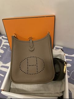 （分類：）位於 。 由 s.laroc 提交（商品編號 1120359947，圖片 1）。簡介： 。