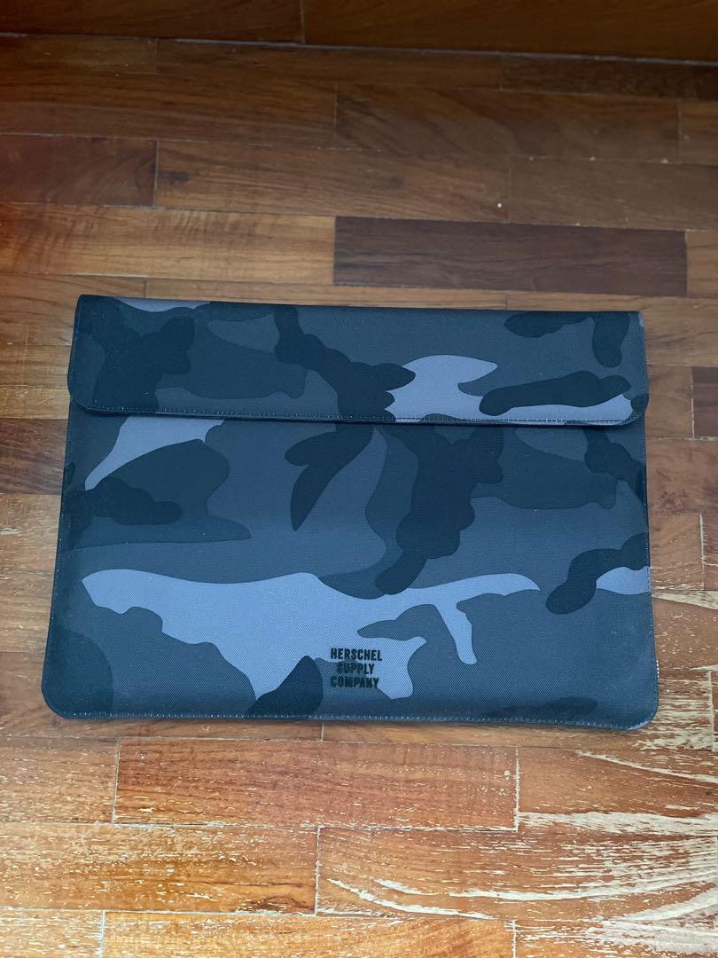 Herschel Camo Laptop Case 15 Inch